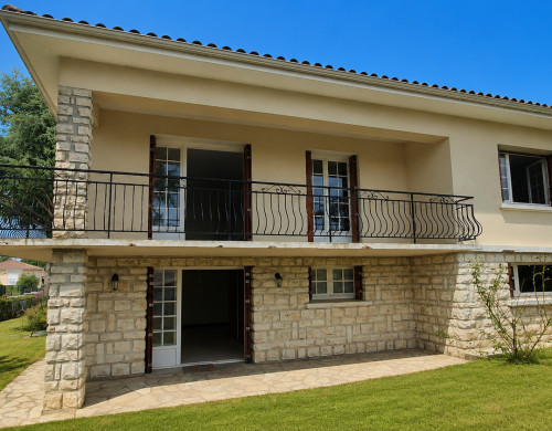 maison  LA ROCHE CHALAIS
