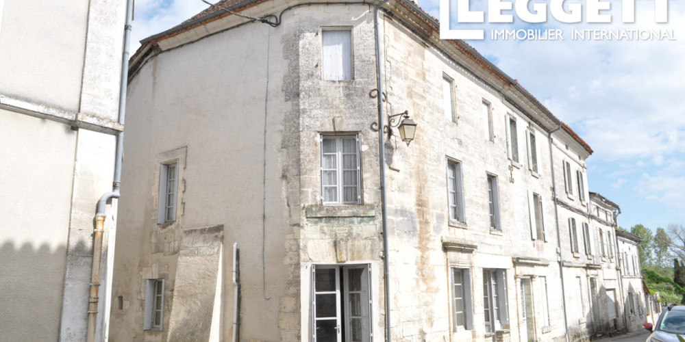 maison à LA TOUR BLANCHE (24320)