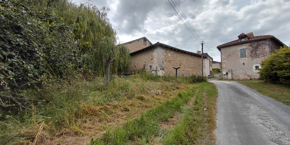 maison à MONTAGRIER (24350)