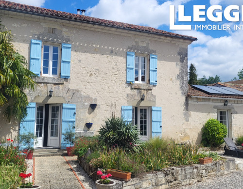 maison  LA TOUR BLANCHE