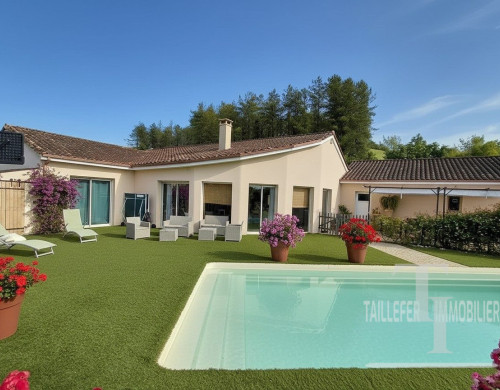 maison  ST ASTIER