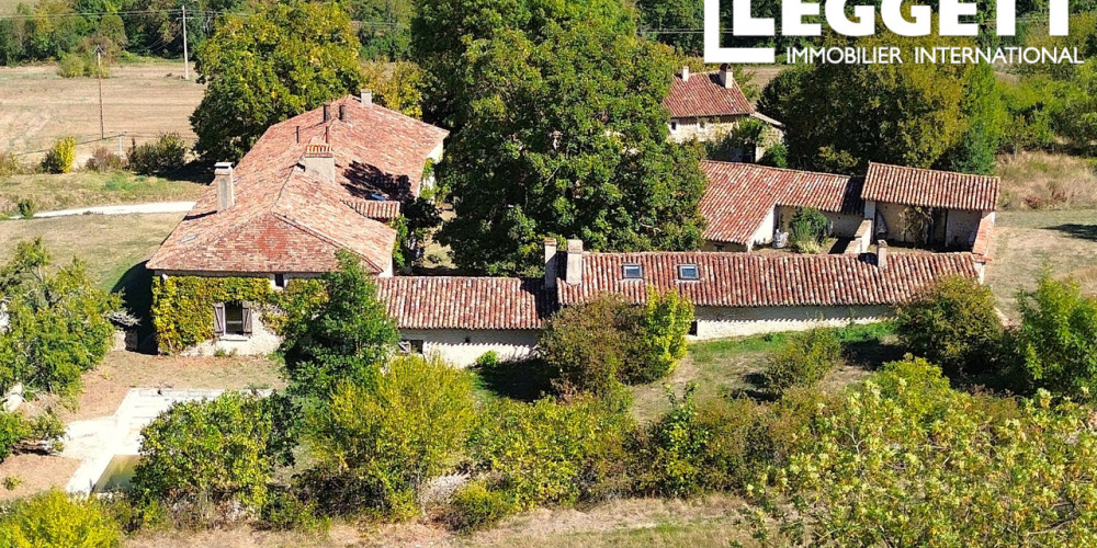 maison à VALLEREUIL (24190)
