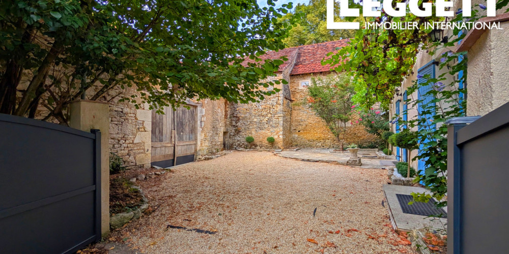 maison à COULAURES (24420)