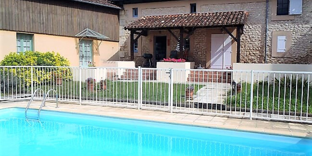 maison à ST PAUL LIZONNE (24320)
