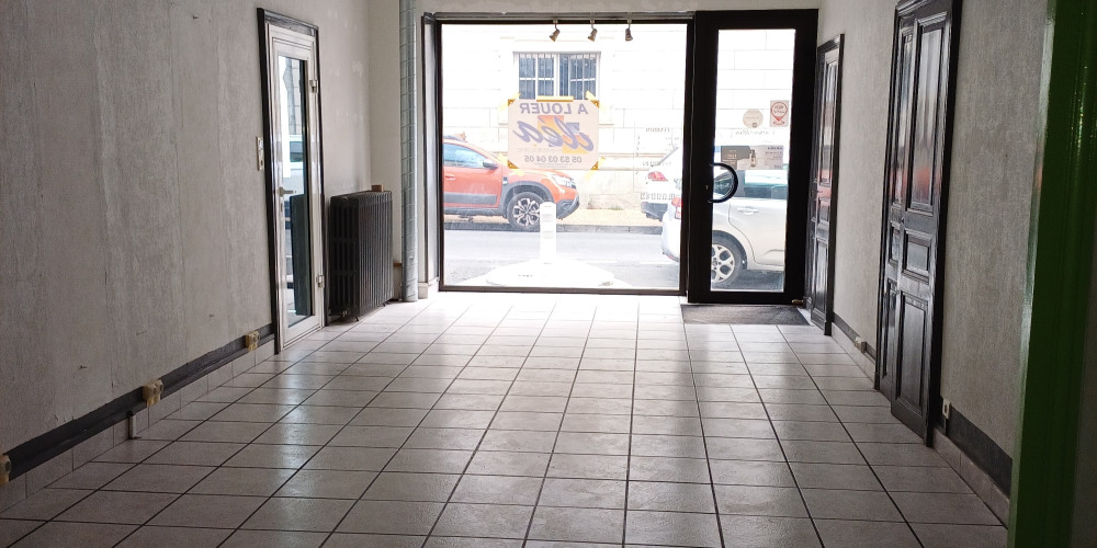 local commercial à PERIGUEUX (24000)