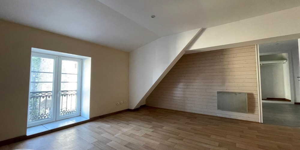 appartement à MENSIGNAC (24350)