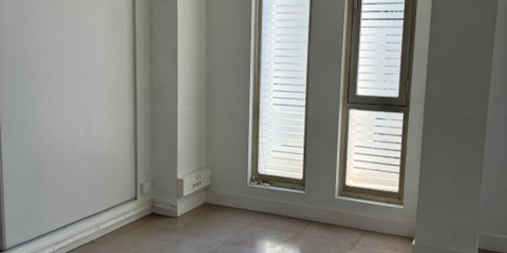 local commercial à PERIGUEUX (24000)