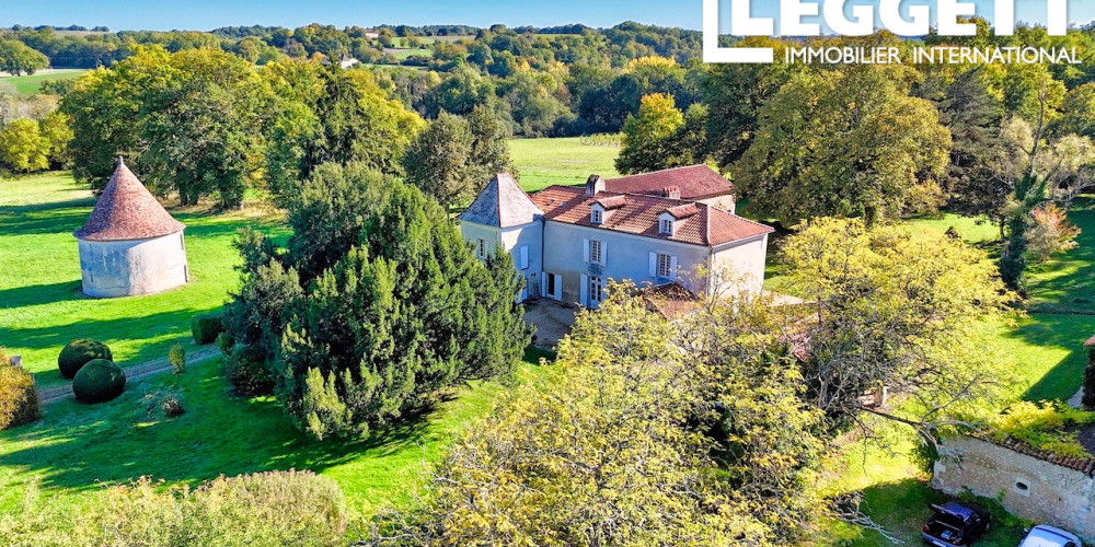 maison à DOUCHAPT (24350)
