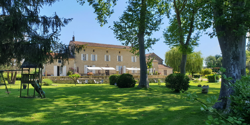 maison à MINZAC (24610)