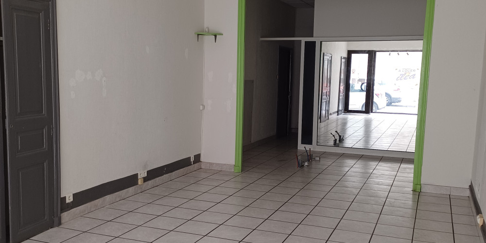 local commercial à PERIGUEUX (24000)