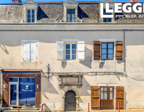 maison  MIALET